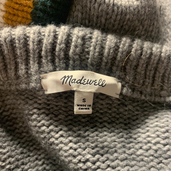 Cozy Grey striped crew neck sweater - Picture 2 of 9